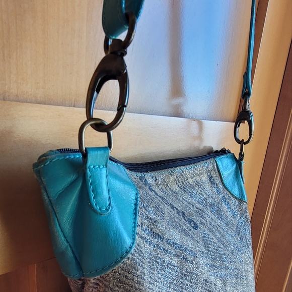 Maurizio Taiuti Turquoise Newsprint Crossbody Bag - Picture 6 of 9